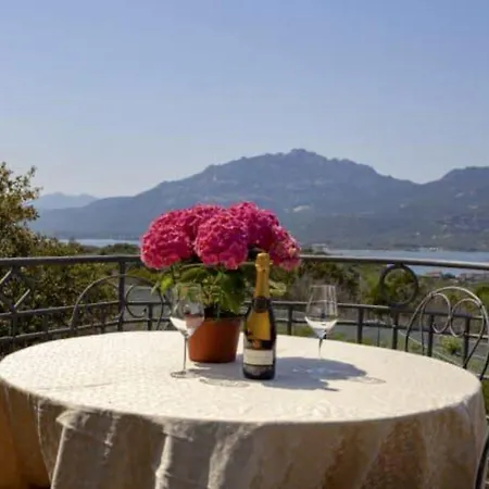 Seaside In + Shared Pool Porto Rotondo