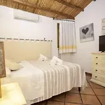 Villa Seaside In + Shared Pool *