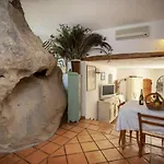 Seaside In + Shared Pool Villa