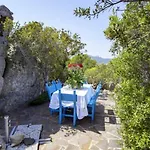 Villa Seaside In + Shared Pool