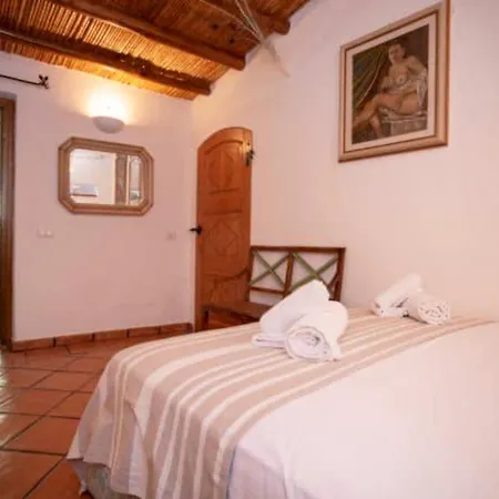Seaside In + Shared Pool Villa *