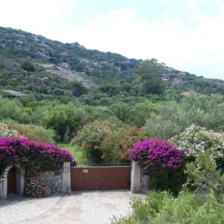 Seaside In + Shared Pool Villa *
