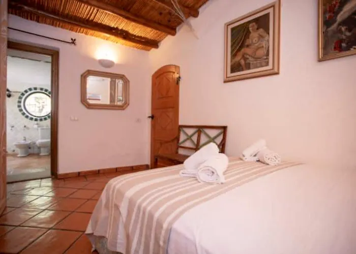 Seaside In + Shared Pool Villa *