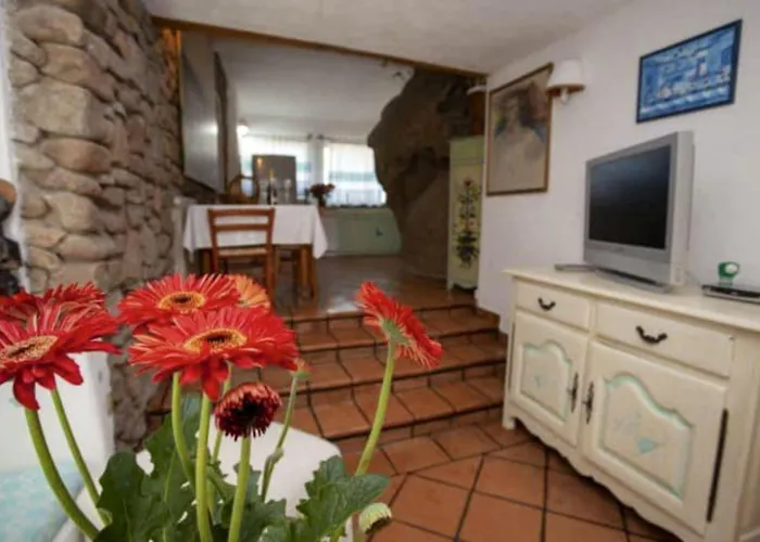 Seaside In + Shared Pool Villa